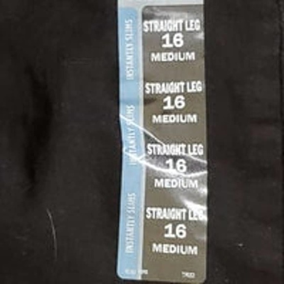 Lee Women's Relaxed Fit Straight Pants - Picture 4 of 5